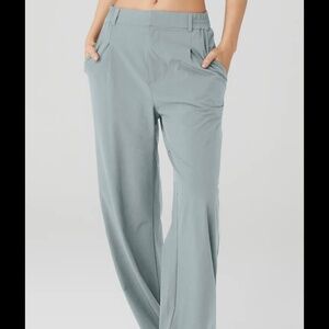 **ISO**  Alo Yoga High Waist Pursuit Trousers cosmic grey xs